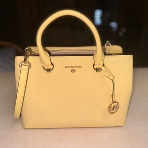Micheal Kors Large buttercup satchel